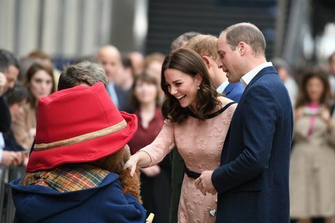 Kate Middleton se sreča s Paddington Bear