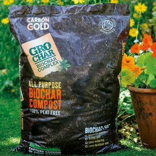 Carbon Gold grochar brez šote univerzalni kompost - 20 litrov