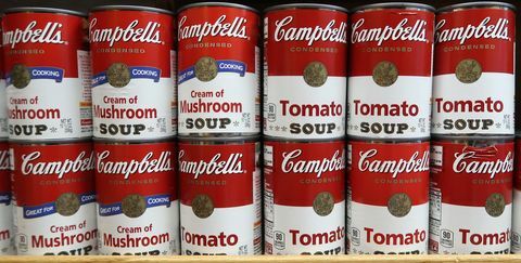 Campbellove pločevinke za juhe v trgovini z živili