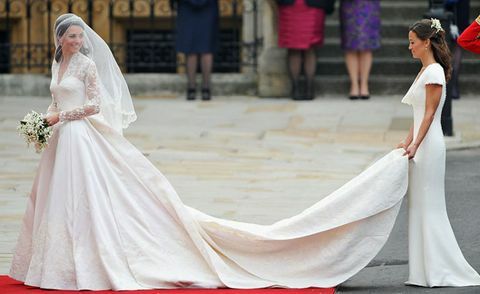 Kate Middleton je na svoj veliki dan nosila drugo poročno obleko
