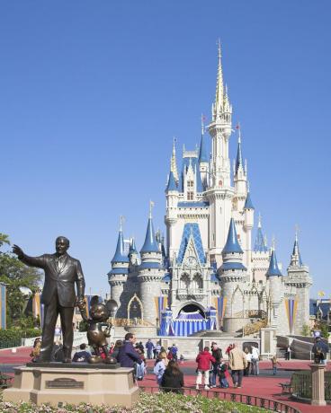 Walt Disney in Mickey Mouse Partners kip in Pepelkin grad, čarobno kraljestvo, Orlando, Florida, ZDA