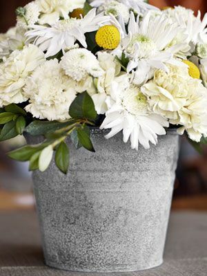 Halligan poročno cvetje in vaza - razmislite zunaj vaze