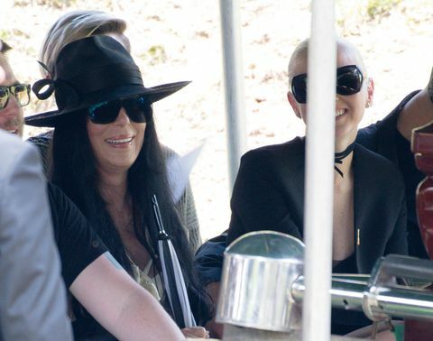Cher se udeležuje pogreba Gregg Allmana