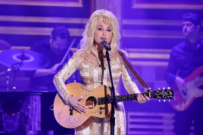 dolly parton poje na odru