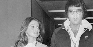 Elvis in Priscilla Presley zapuščata sodno dvorano
