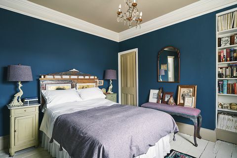 muhasta modra in vijolična spalnica v oxford domu Annie Sloan