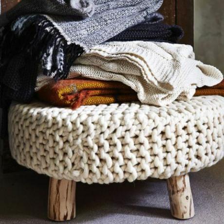 Nožni stolček s tkanim vrhom v okroglem kremenem pletenju
