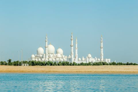 Mošeja Sheikh Zayed Abu Dabi - najbolj priljubljene znamenitosti na svetu