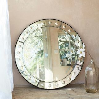 Okroglo beneško ogledalo
