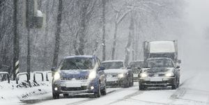 zimska vožnja v snežnem metežu