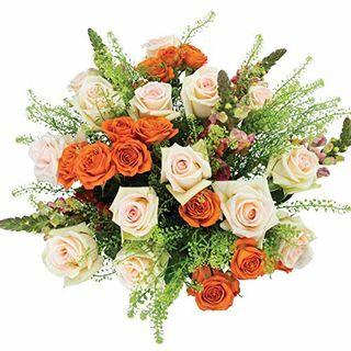 Vrhunski svež šopek oranžnih in rožnatih vrtnic