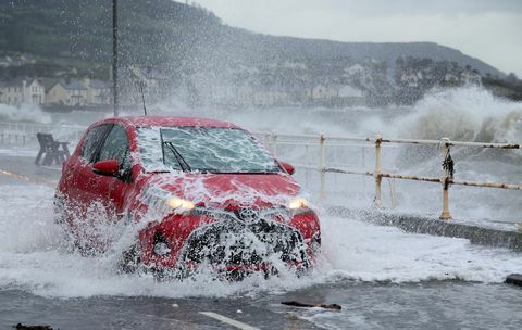 BRITAN-NIRELAND-WEATHER-STORM-DIANA