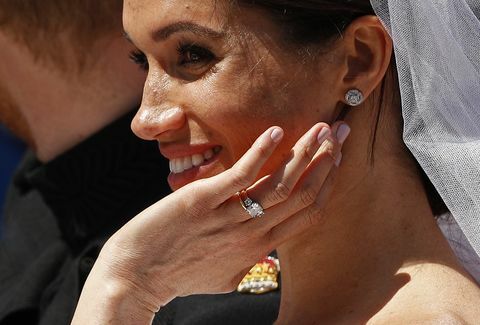 Princa Harry in Meghan Markle nosita poročne pasove