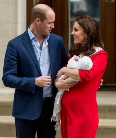 Vojvoda in vojvodinja iz Cambridgea kraljevski dojenček