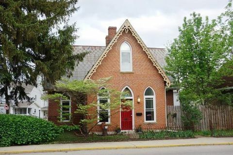 8 Pravljičnih gotskih hiš na prodaj
